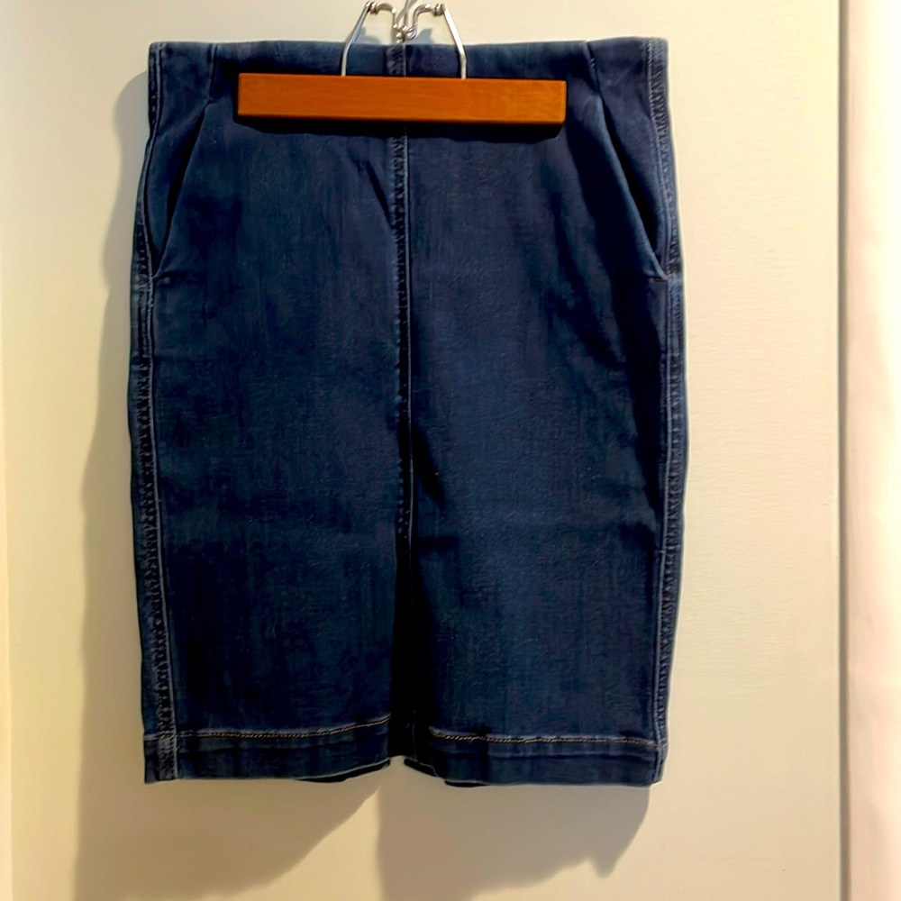 Ann Taylor Loft denim pencil skirt 4/27